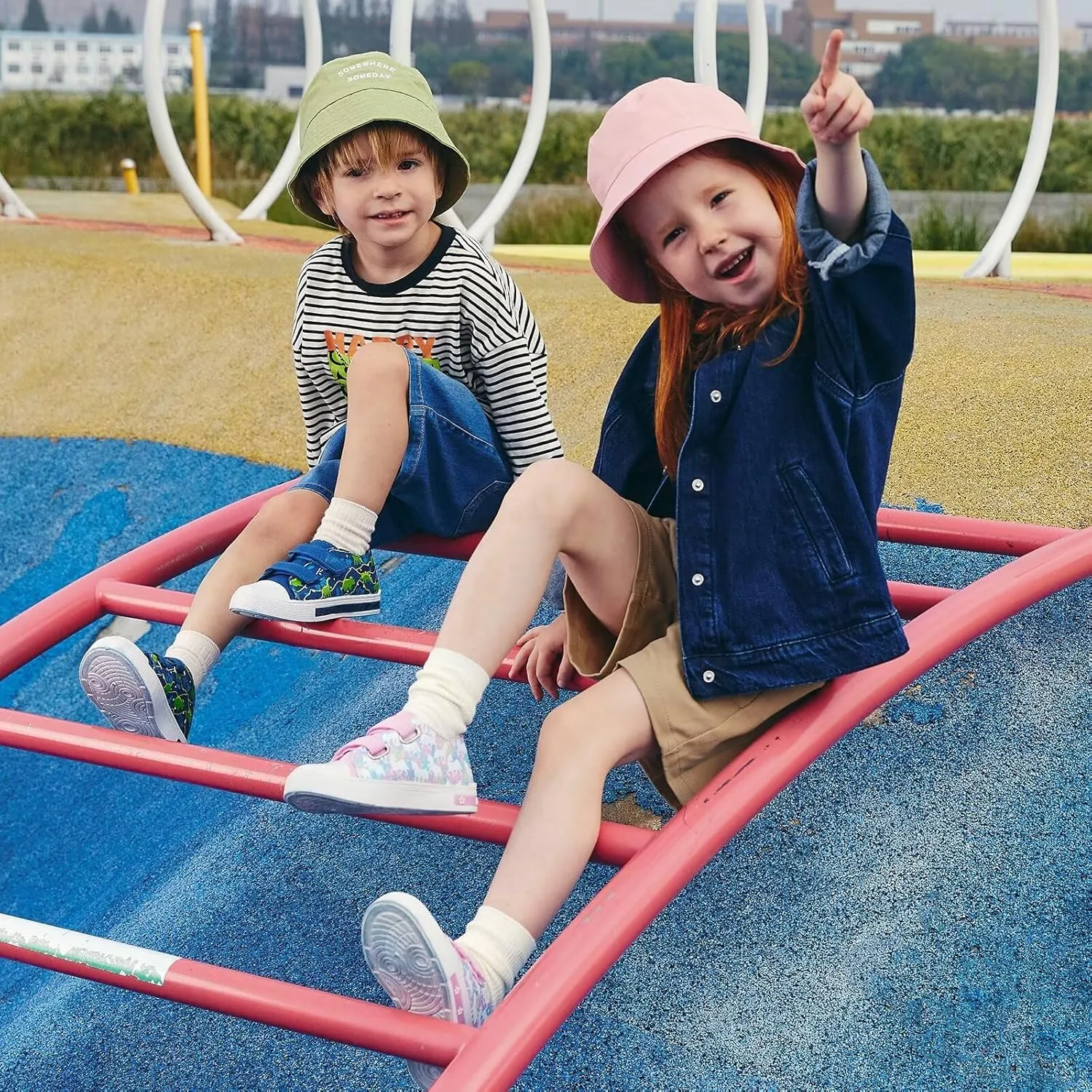 Boys Girls Sneakers Light Up Canvas Shoes for Toddler Kids Easy Fasten Fashion Shoes with Hook and Loops