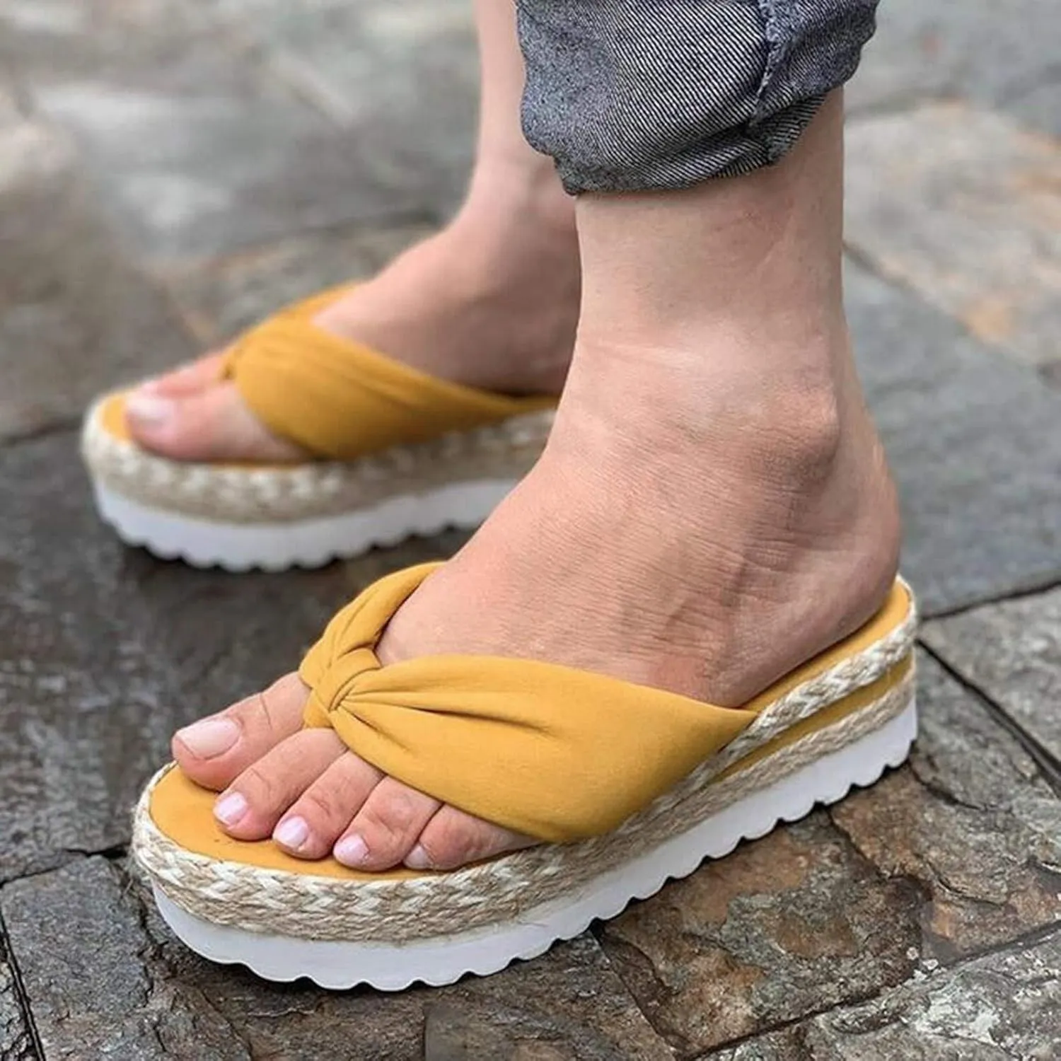 Eduavar Sandals for Women Dressy Summer, Women's Sandals Summer Beach Breathable Sandals Flip Flops Comfy Platform Sandals