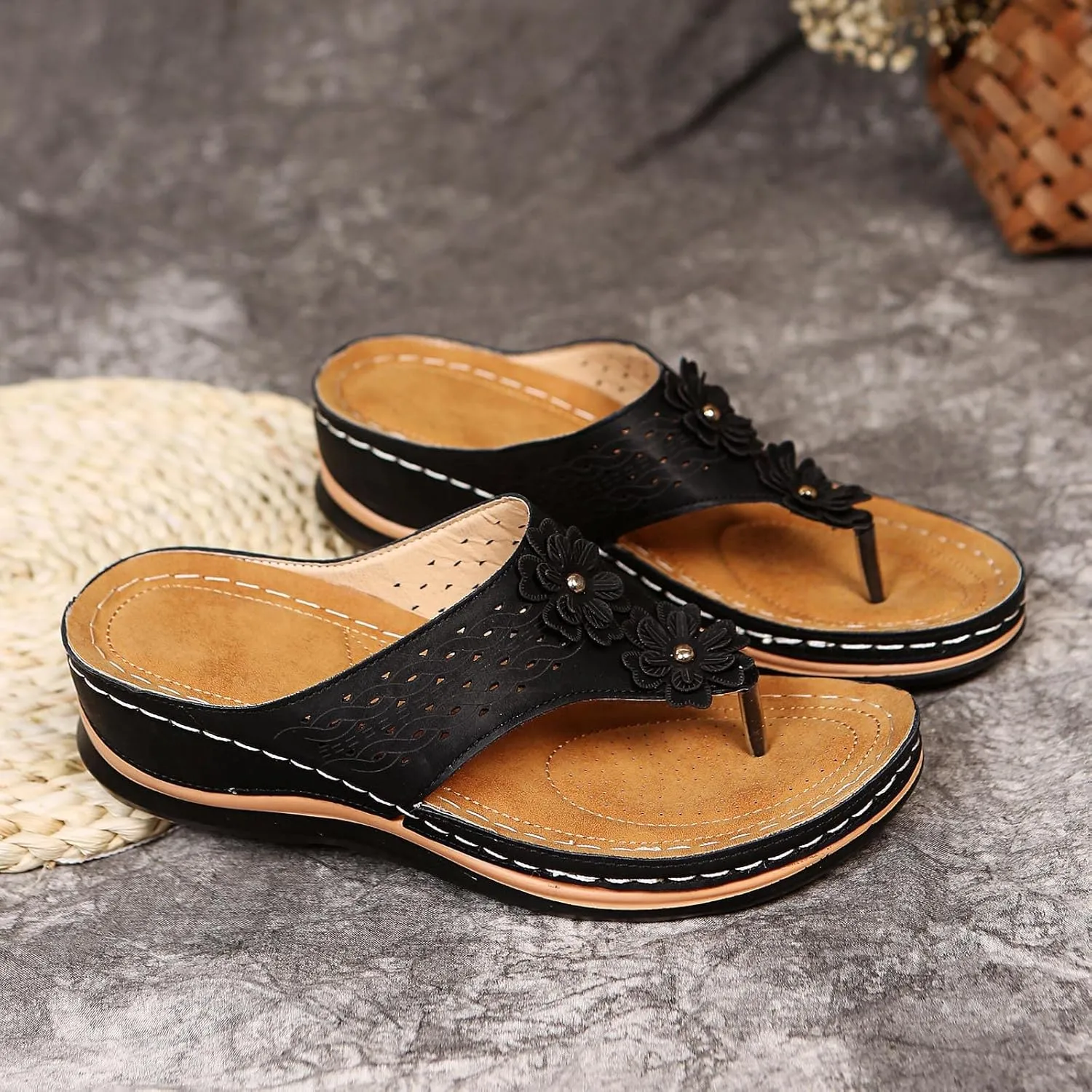 Eduavar Sandals for Women, Sandals Women Comfortable Flip Flops with Arch Support Summer Beach Sandals Slippers