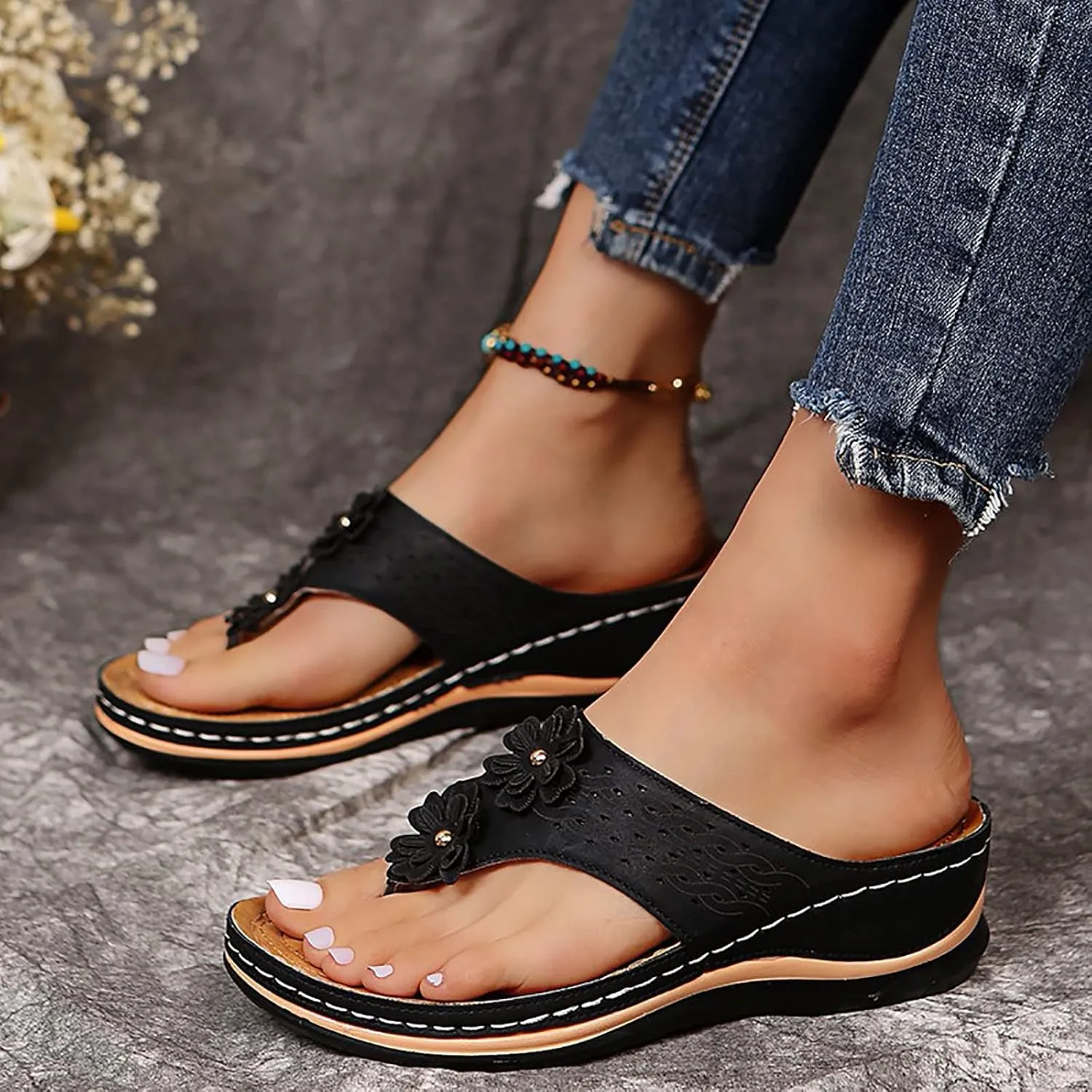 Eduavar Sandals for Women, Sandals Women Comfortable Flip Flops with Arch Support Summer Beach Sandals Slippers