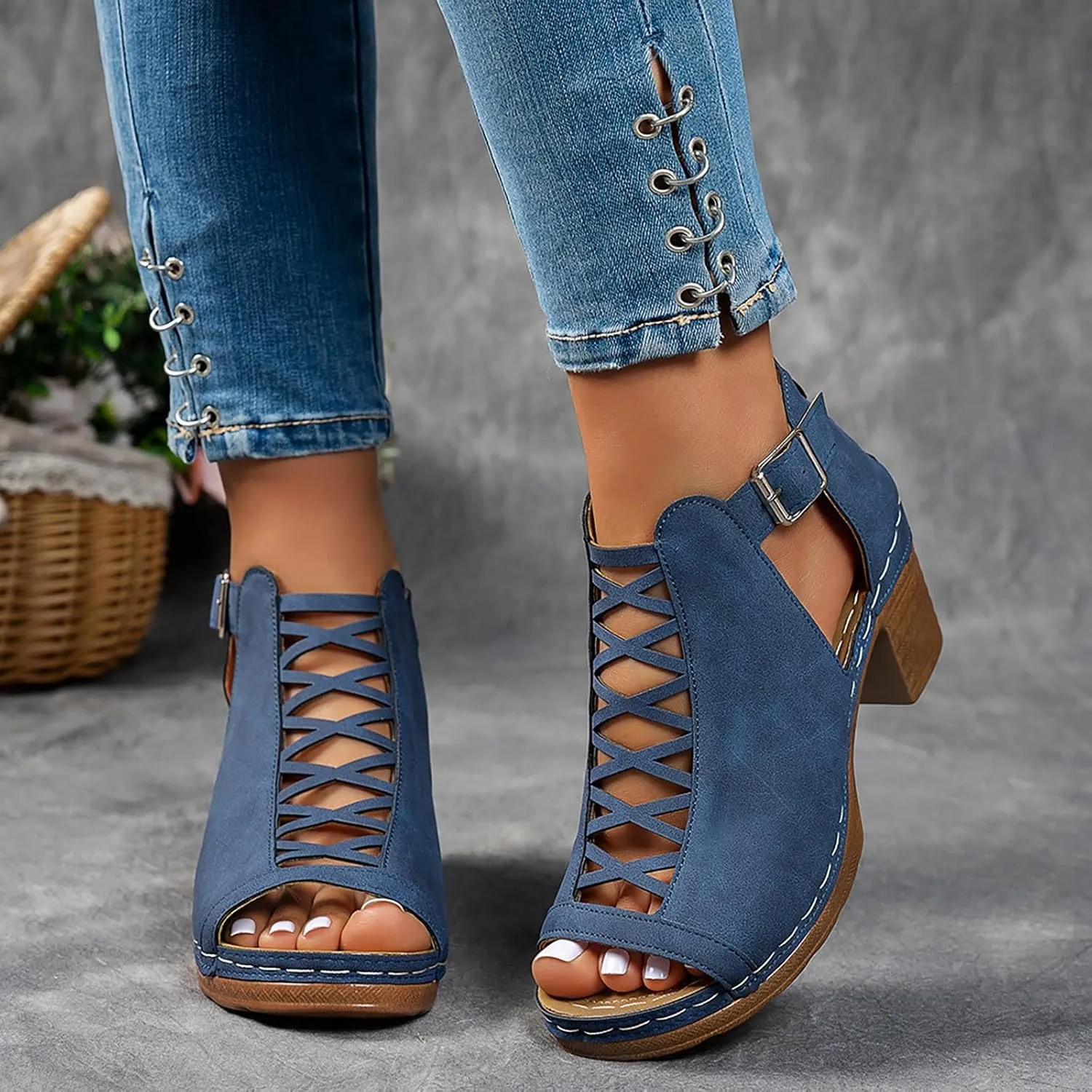 Eduavar Women's Wedge Sandals, Orthopedic Leather Peep Toe Cutout Zipper Chunky Heeled Sandals in White, Brown for Casual Wear