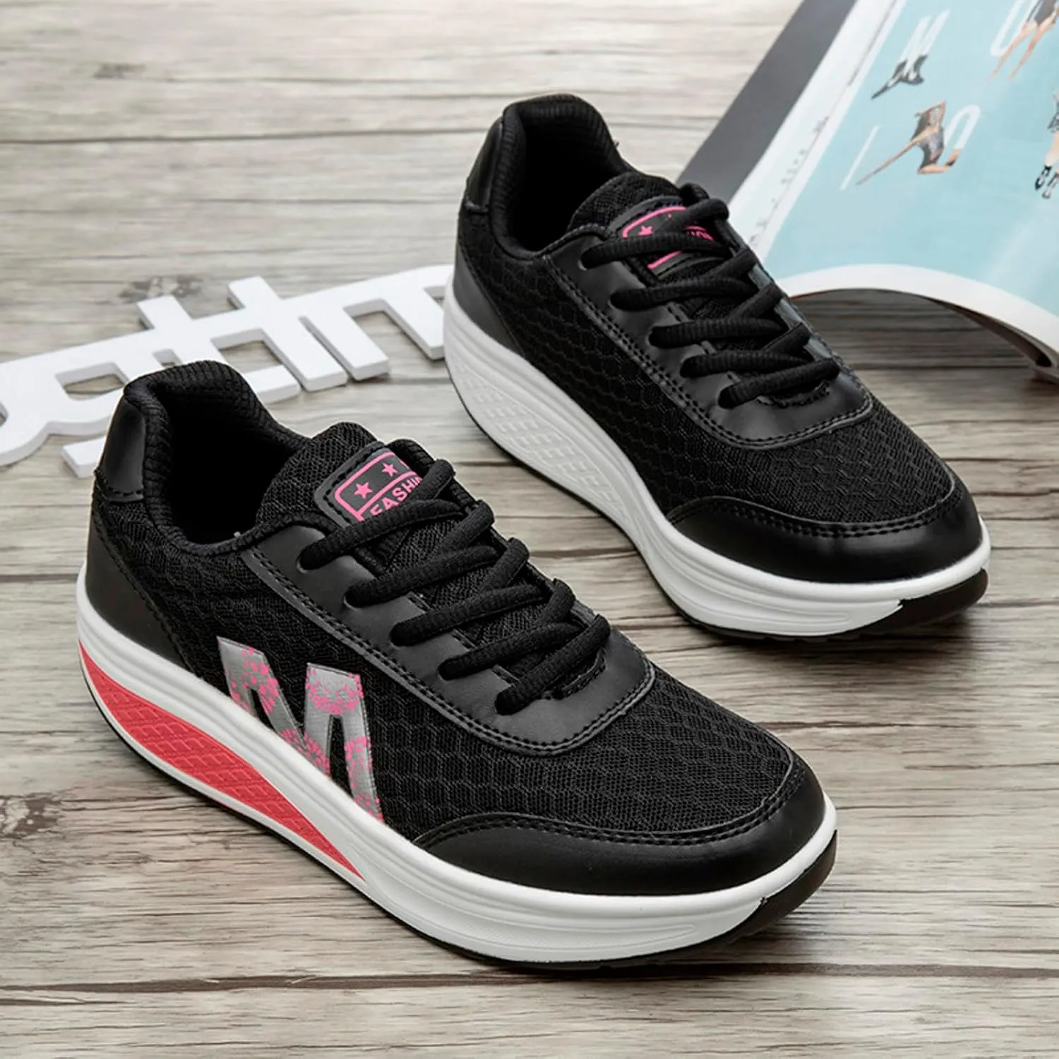 Flying Weaving Sneakers Women 2023 Fall and Winter New Korean Fashion Round Head Lace Up Casual Shoes Thick Bottom Running Shoes Women Walking