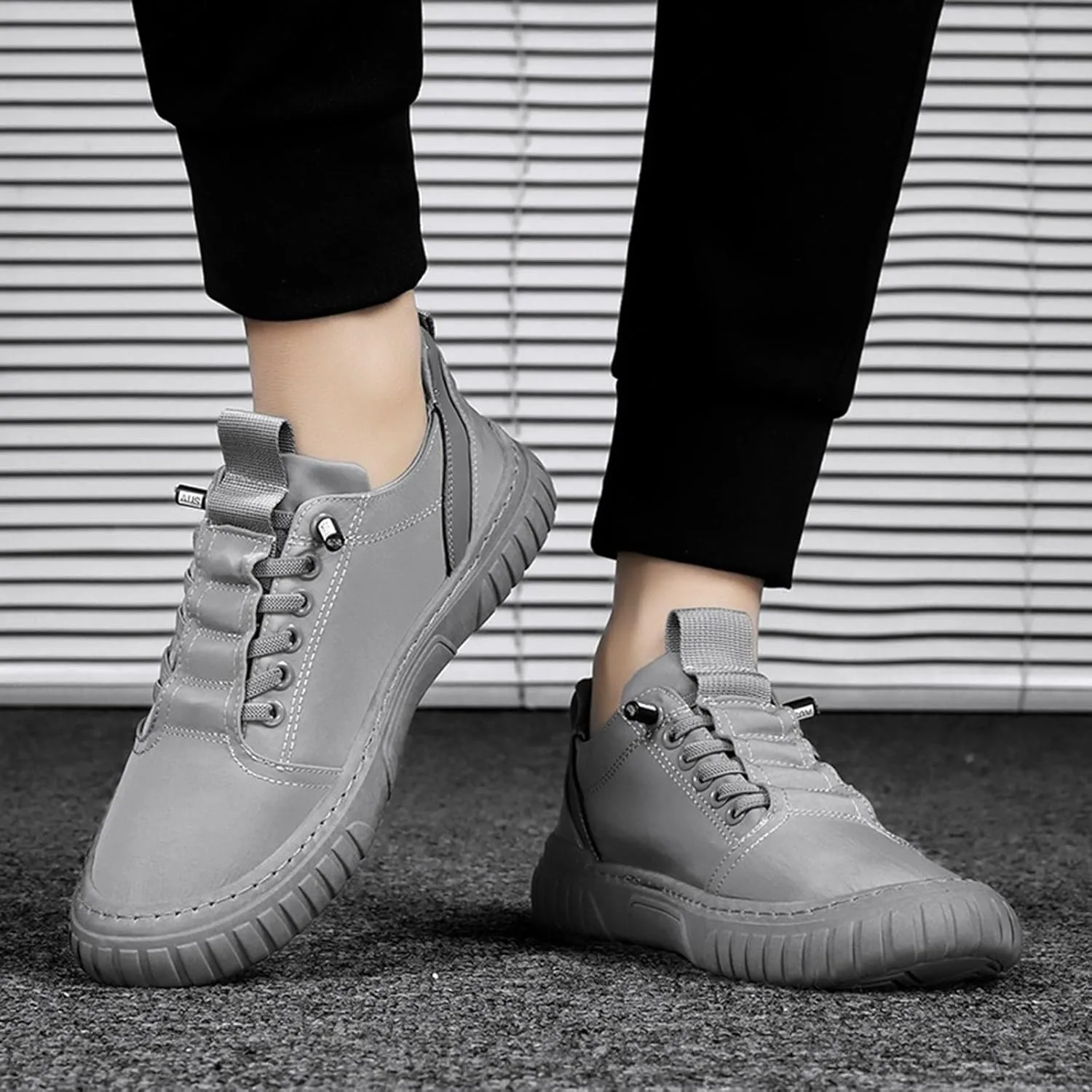 Men Sneakers Low Top Breathable Casual Sneakers Walking Canvas Shoes Mens Shoes