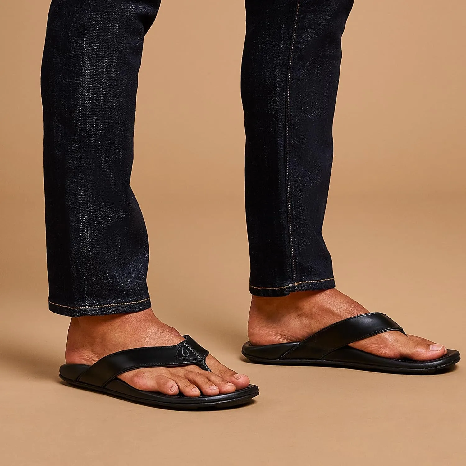 OLUKAI Mekila Men's Beach Sandals, Full-Grain Leather Flip-Flop Slides, Compression Molded Footbed & Comfort Fit, Enhanced Grip Soles