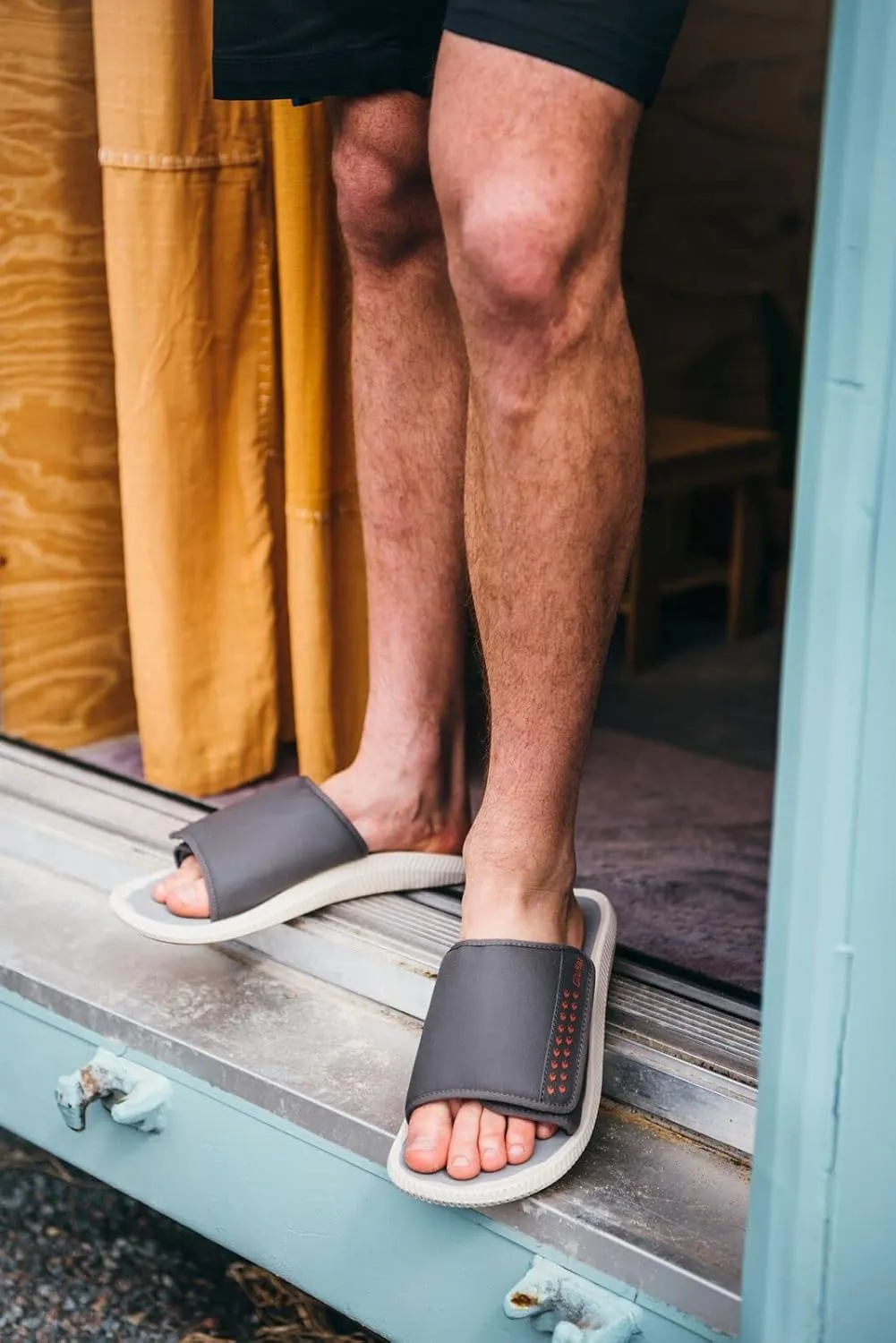 OLUKAI Ulele Olu Men's Slide Sandals, Water Resistant Beach Shoes, Fully Adjustable & Comfort Fit, Wet Grip Rubber Soles