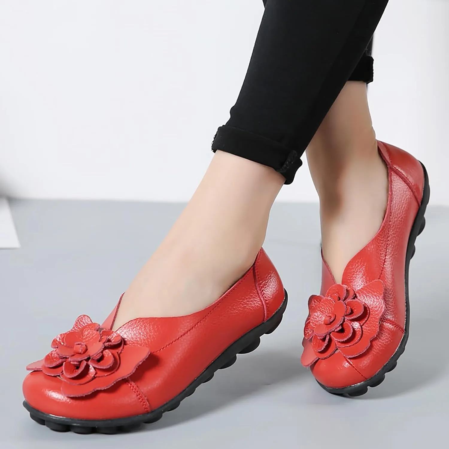 Womens Genuine Leather Loafers Wide Width Slip on Casual Round Toe Moccasins Driving Flats Lightweight Mom Nurse Walking Shoes