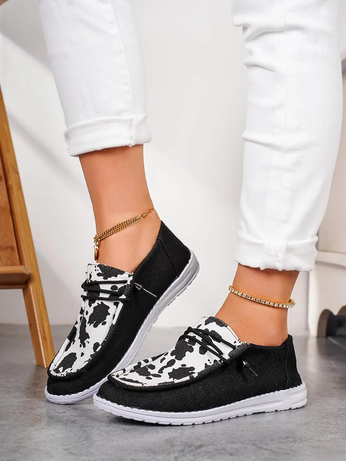 Women's Slip-on Black Canvas Loafers Low Top Outdoor Flat Walking Shoes Drving Fall Shoes Sneakers| Comfortable & Light-Weight
