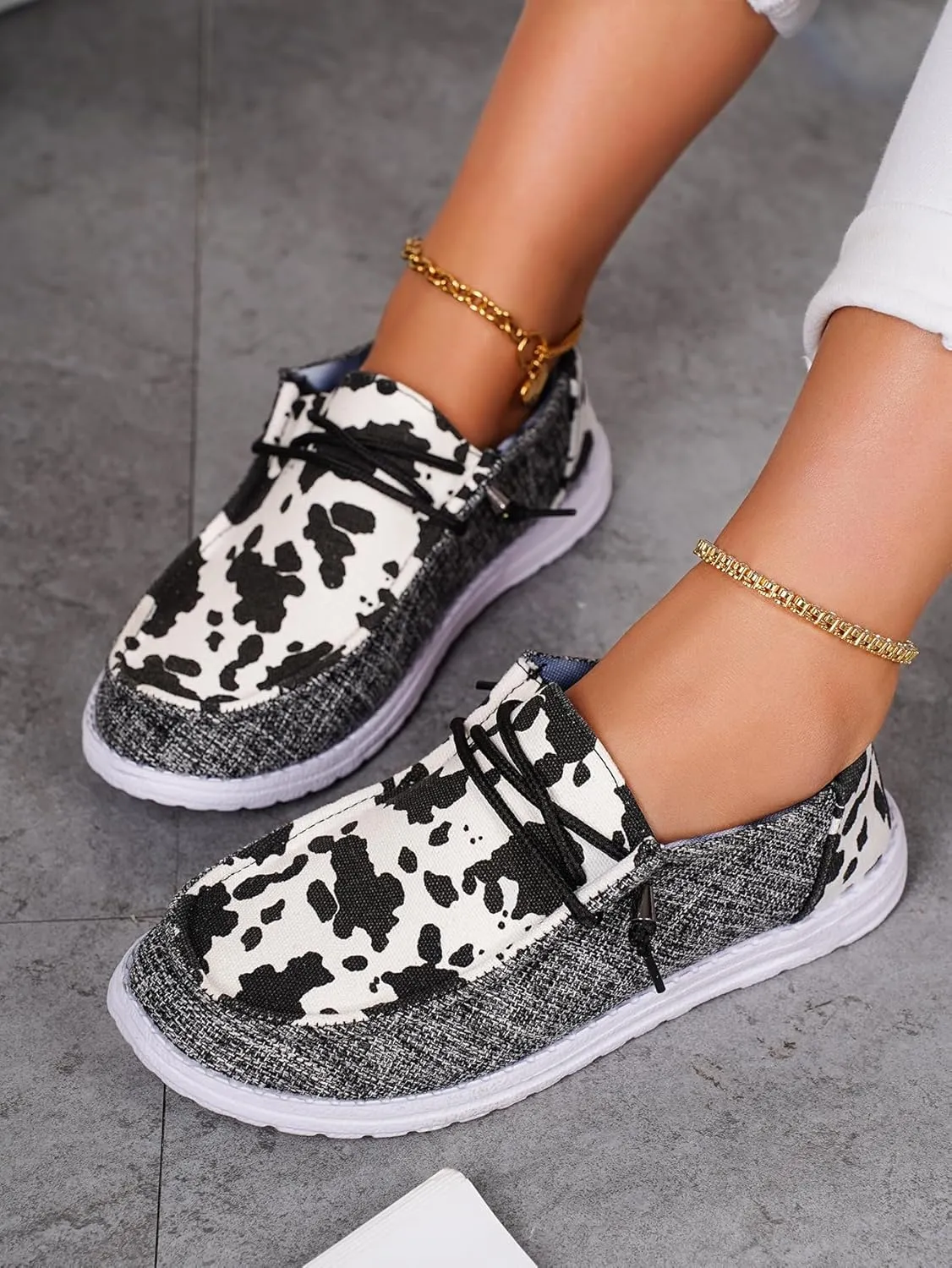 Women's Slip-on Black Canvas Loafers Low Top Outdoor Flat Walking Shoes Drving Fall Shoes Sneakers| Comfortable & Light-Weight