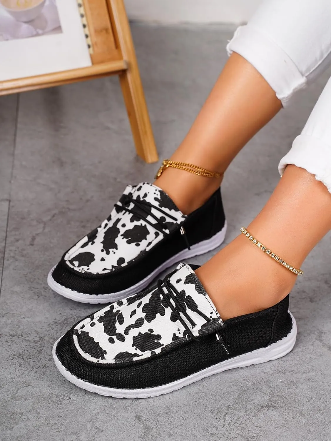 Women's Slip-on Black Canvas Loafers Low Top Outdoor Flat Walking Shoes Drving Fall Shoes Sneakers| Comfortable & Light-Weight