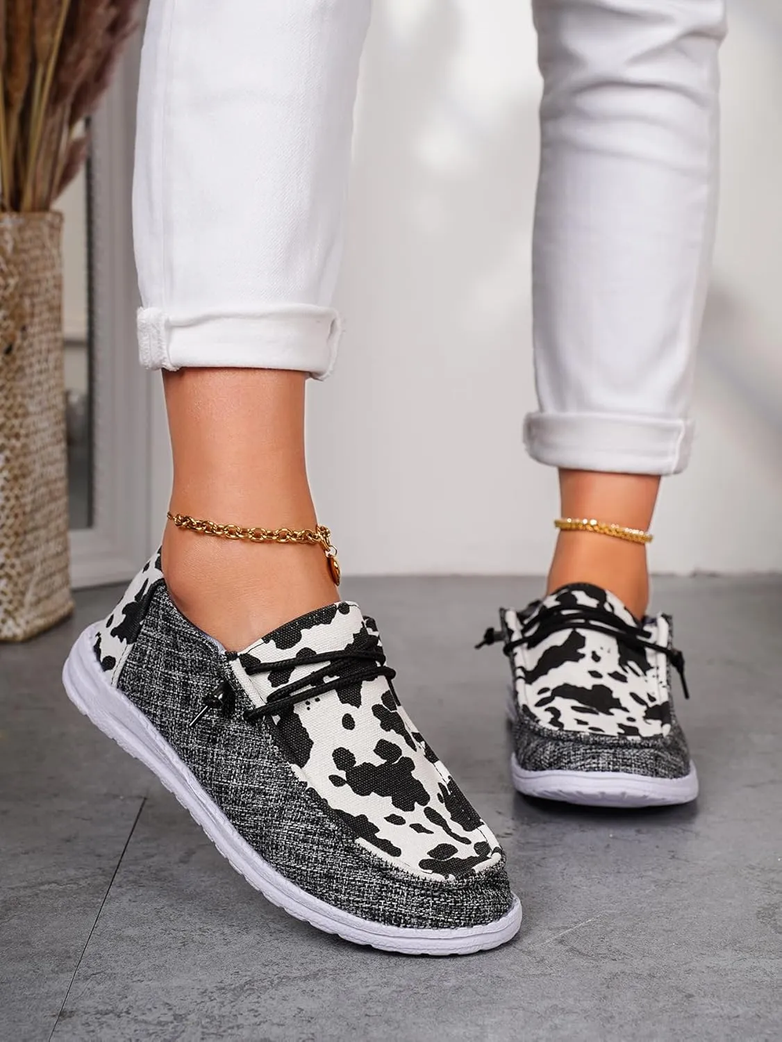 Women's Slip-on Black Canvas Loafers Low Top Outdoor Flat Walking Shoes Drving Fall Shoes Sneakers| Comfortable & Light-Weight