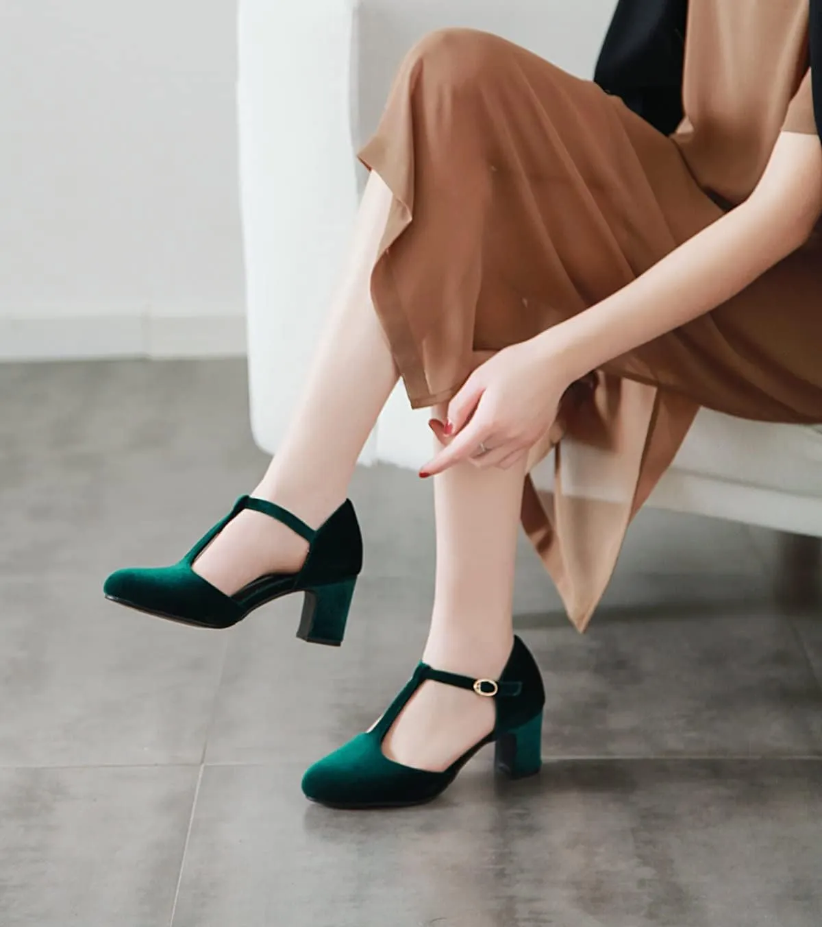 Womens T Strap Heels Velvet Block High Chunky Heels Black Green Closed Toe Dress Shoes Ankle Strap Pumps